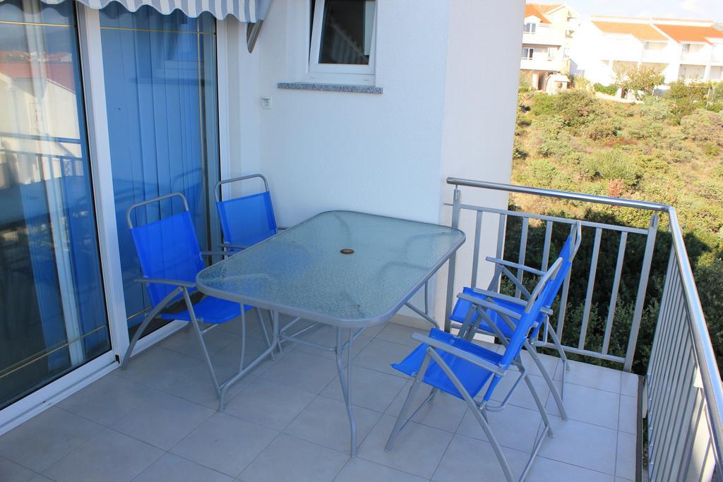 Apartments 4 Dolphins Rogoznica  Quarto foto